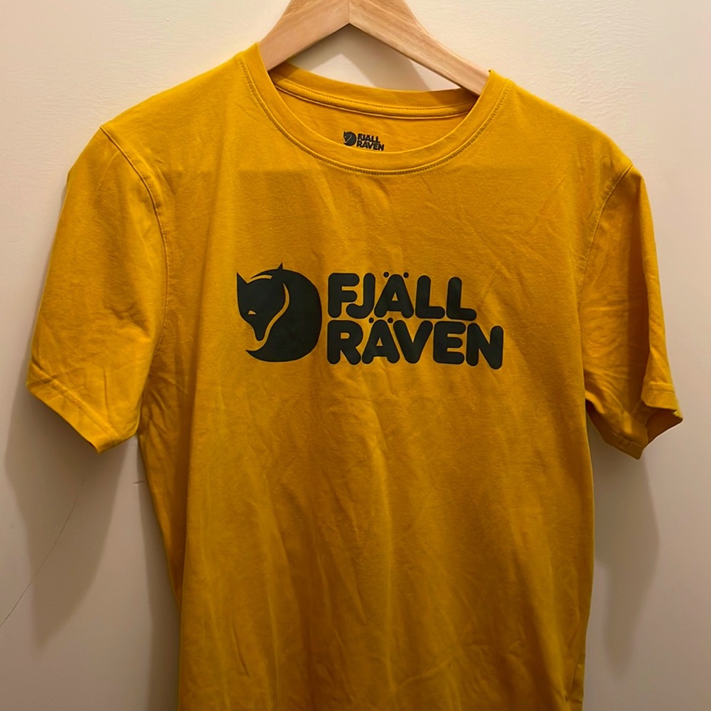 👍🏼 Almost NEW Mens Fjallraven T-Shirt